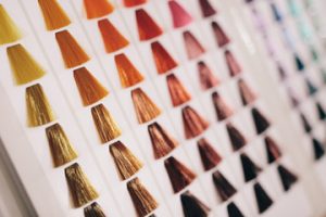 colorimetria-universidad-de-la-imagen-cursos-peluqueria-online